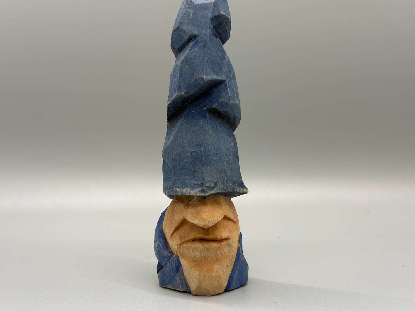 Tall hat gnome wizard