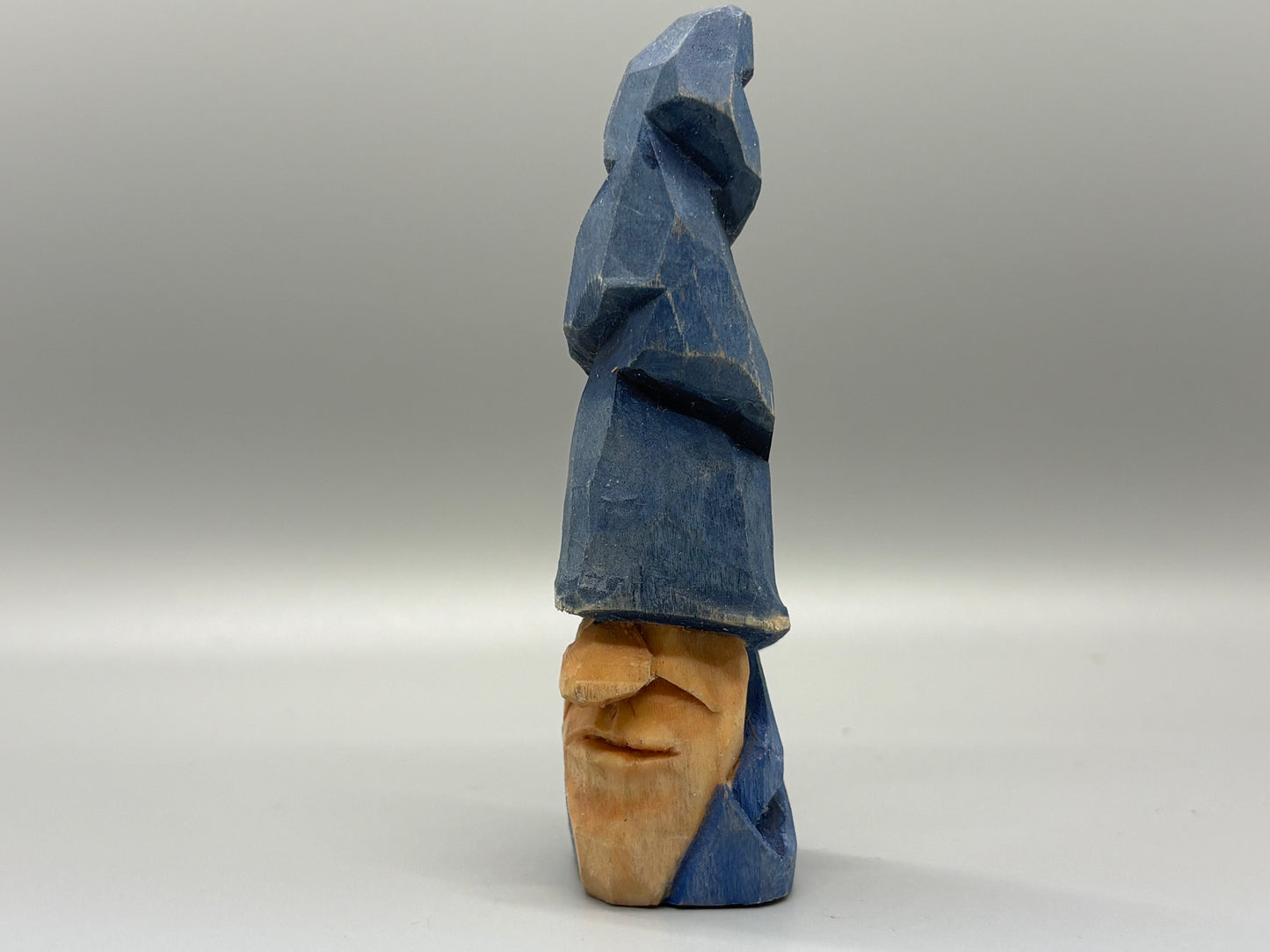 Tall hat gnome wizard